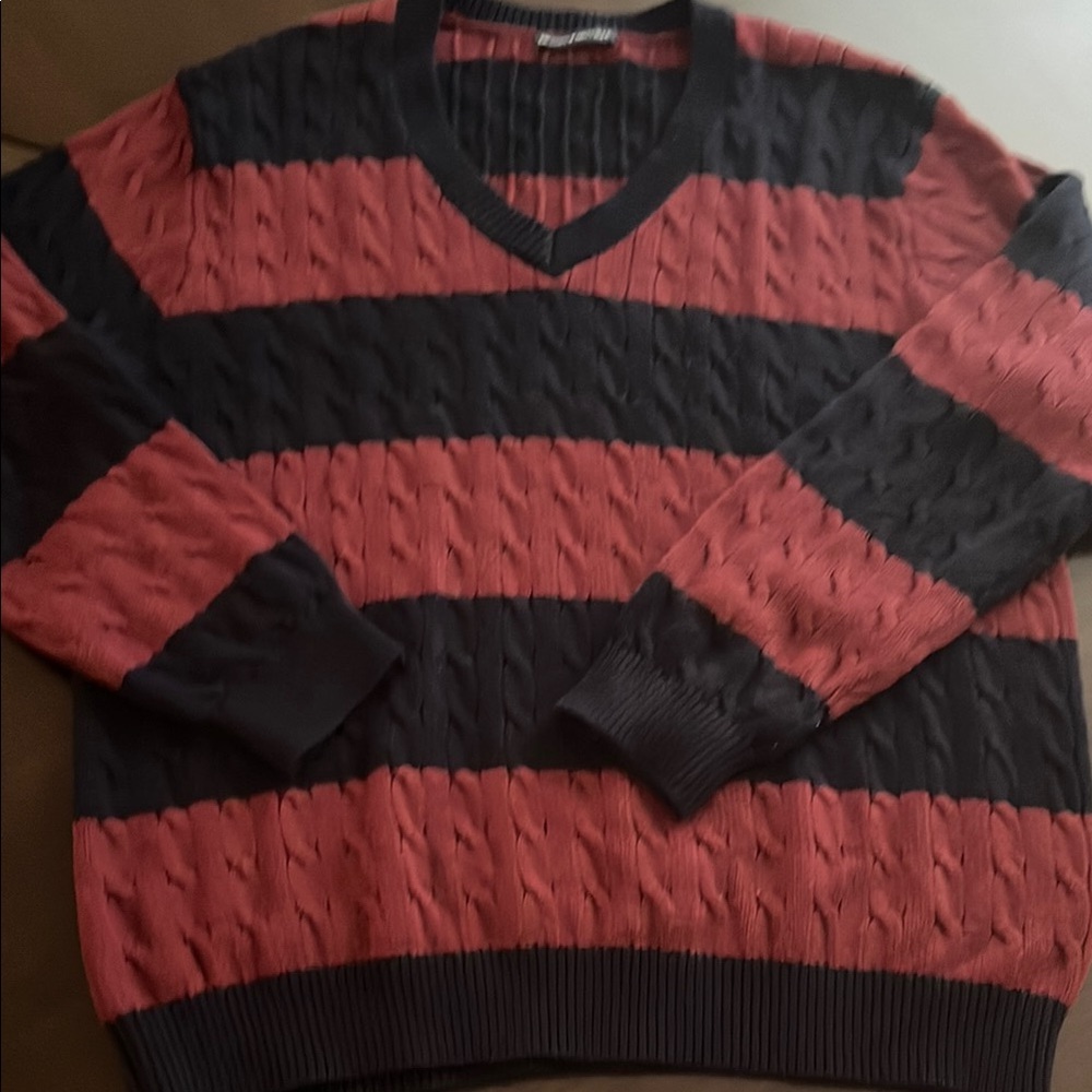 Brandy Melville Black and Red V-Neck Sweater